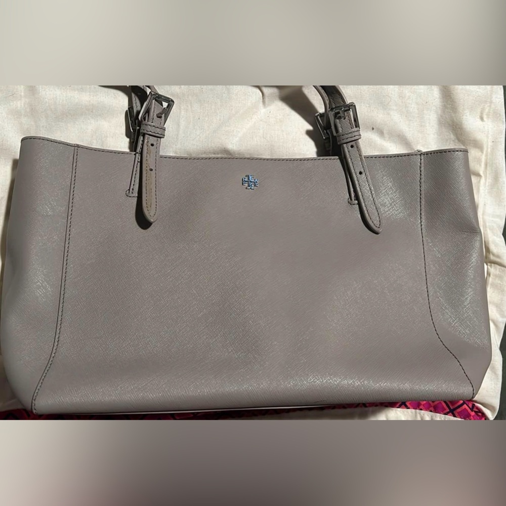 Tory Burch Leather bag